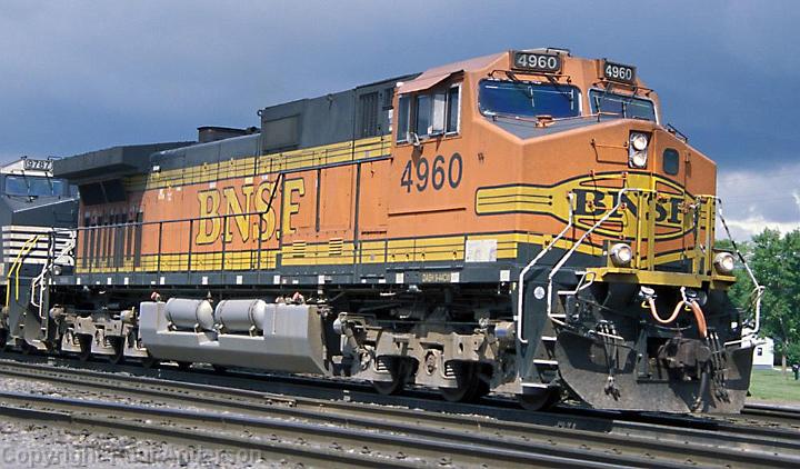 BNSF 4960 C44 9W.jpg